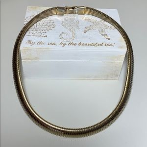 VTG Collar Necklace Gold Tone Ribbed Flexible